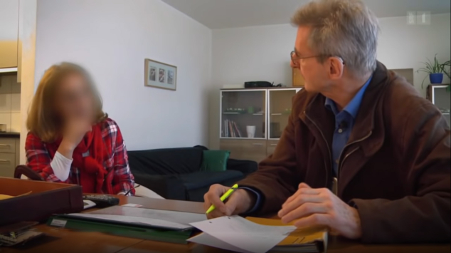 Martin Paris in der Beratung mit einer Patientin
